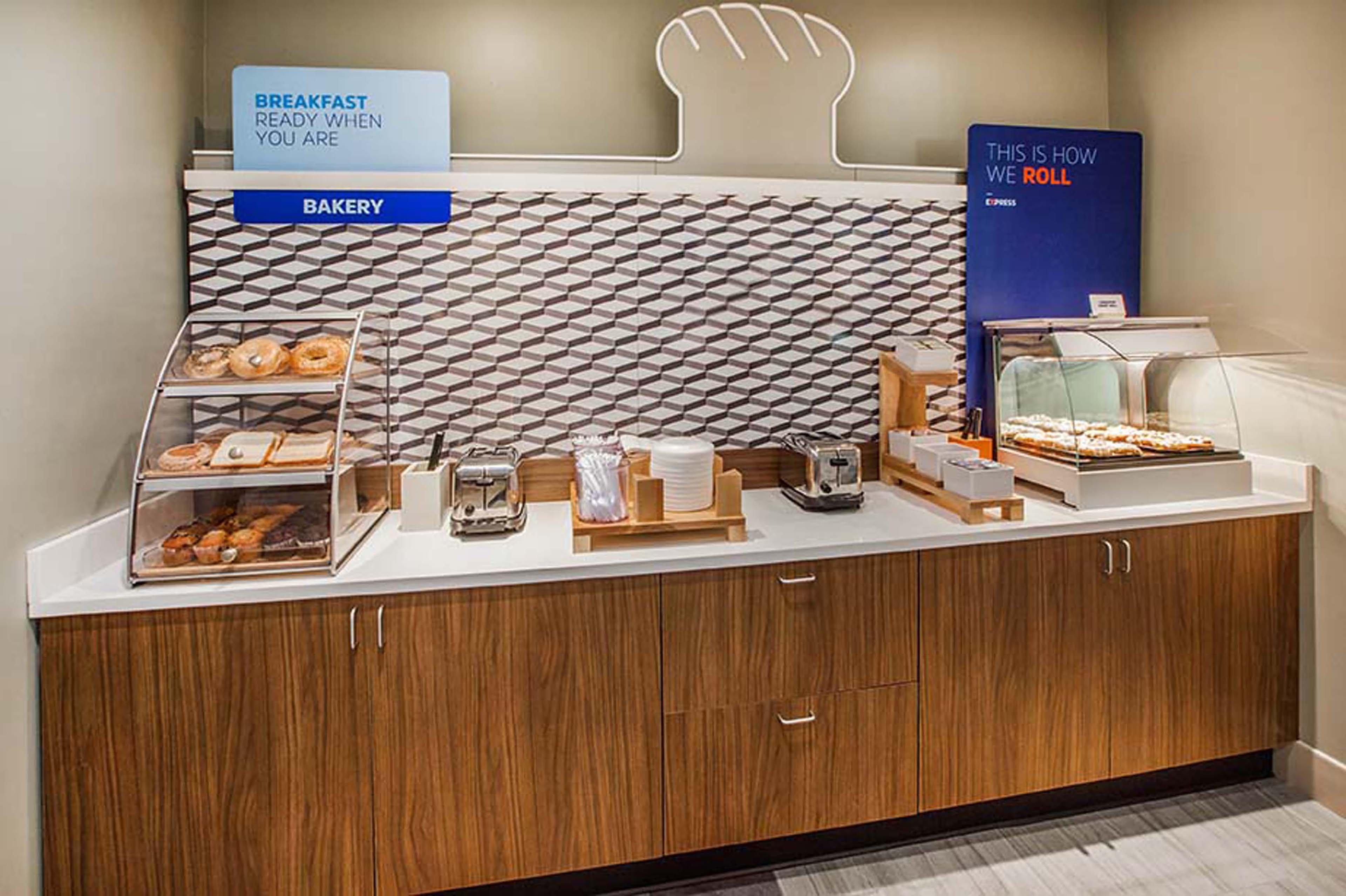 Holiday Inn Express Hotel & Suites Bay City By Ihg Extérieur photo